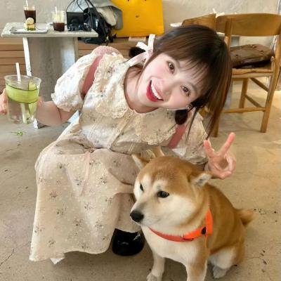 9顶假发的女孩